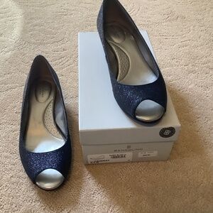 New Bandolino Candra3 dark blue sz 8.5